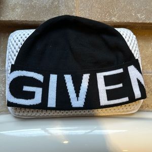 GIVENCHY Logo Wool Beanie | Unisex (One Size)